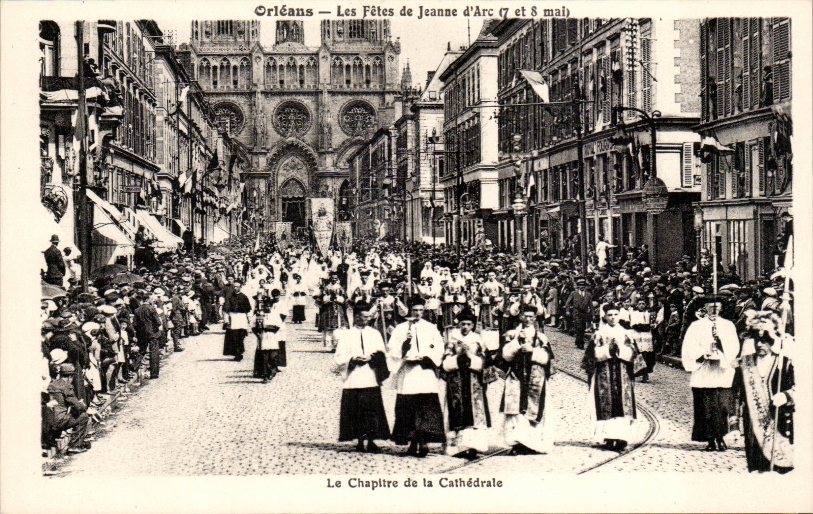 CPA Orleans les fetes de Jeanne d'arc 7 et 8 mai Le chapitre de la cathedrale