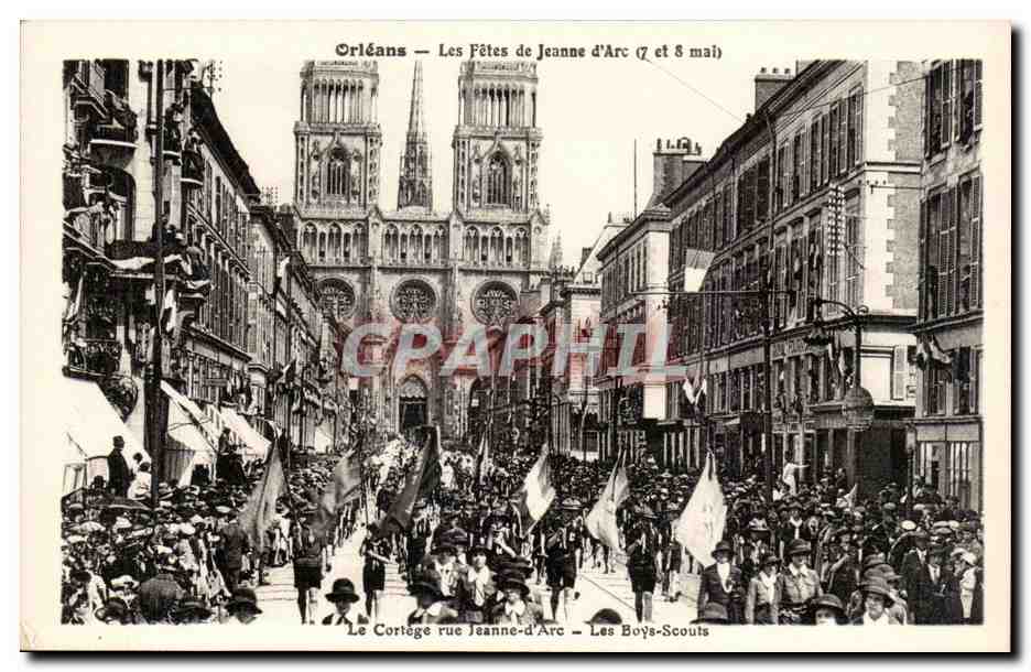 CPA Orleans les fetes de Jeanne d'arc 7 et 8 mai Le cortege rue Jeanne d'arc Les boys scouts scout 