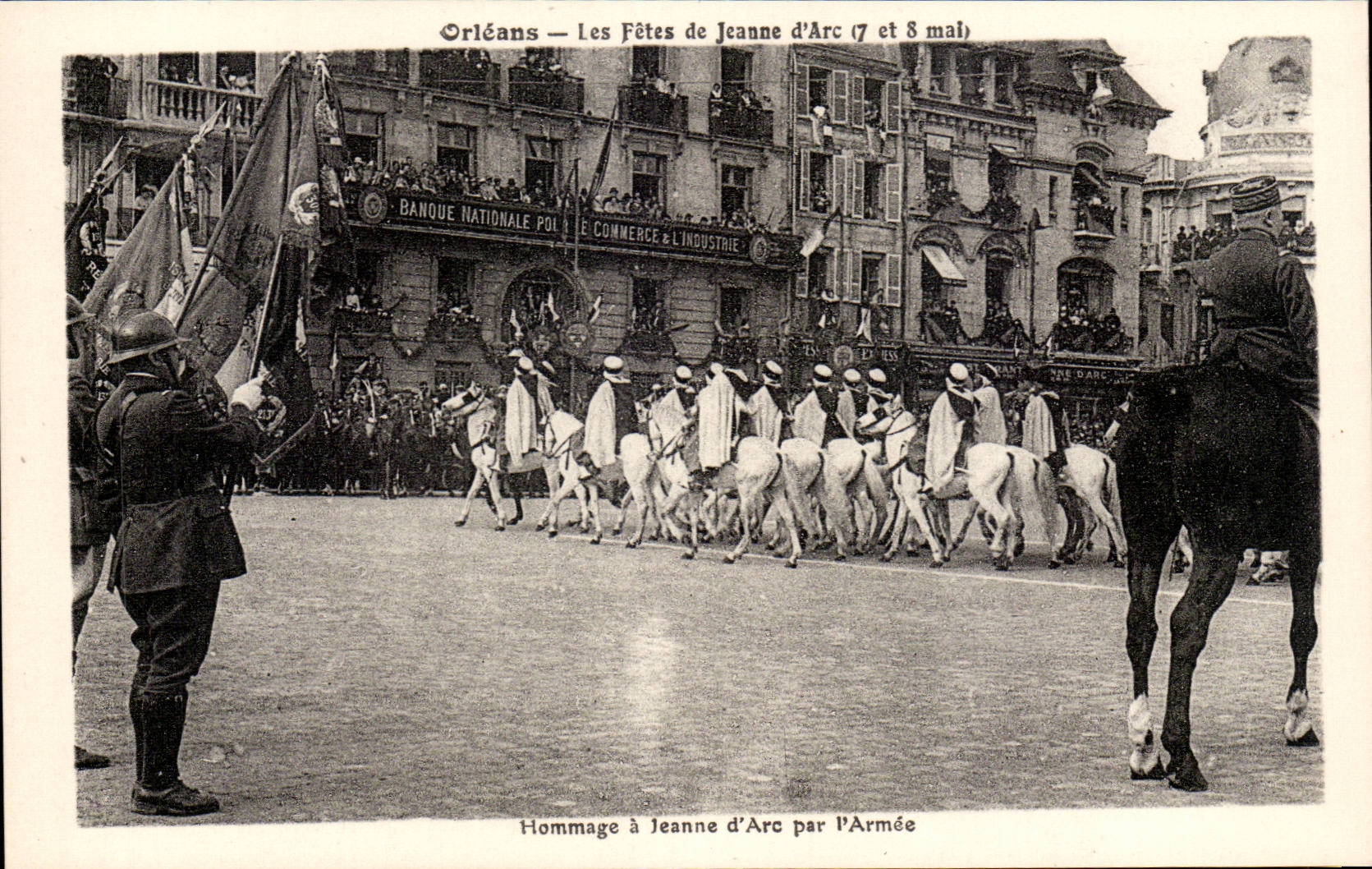 CPA Orleans les fetes de Jeanne d'arc 7 et 8 mai Hommage a Jeanne d'arc par l'armee Spahis