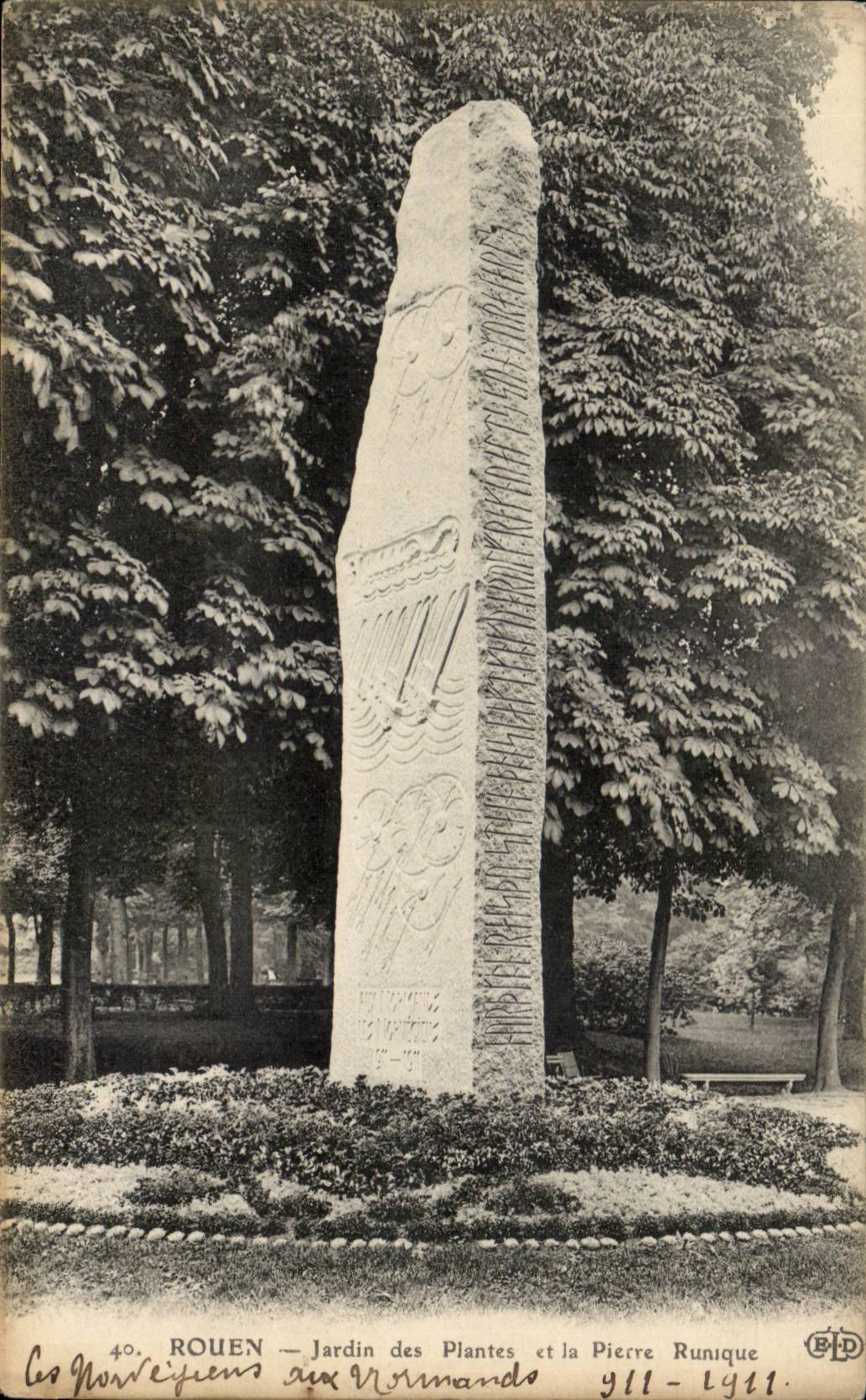 CPA Rouen Jardin des plantes et la pierre runique