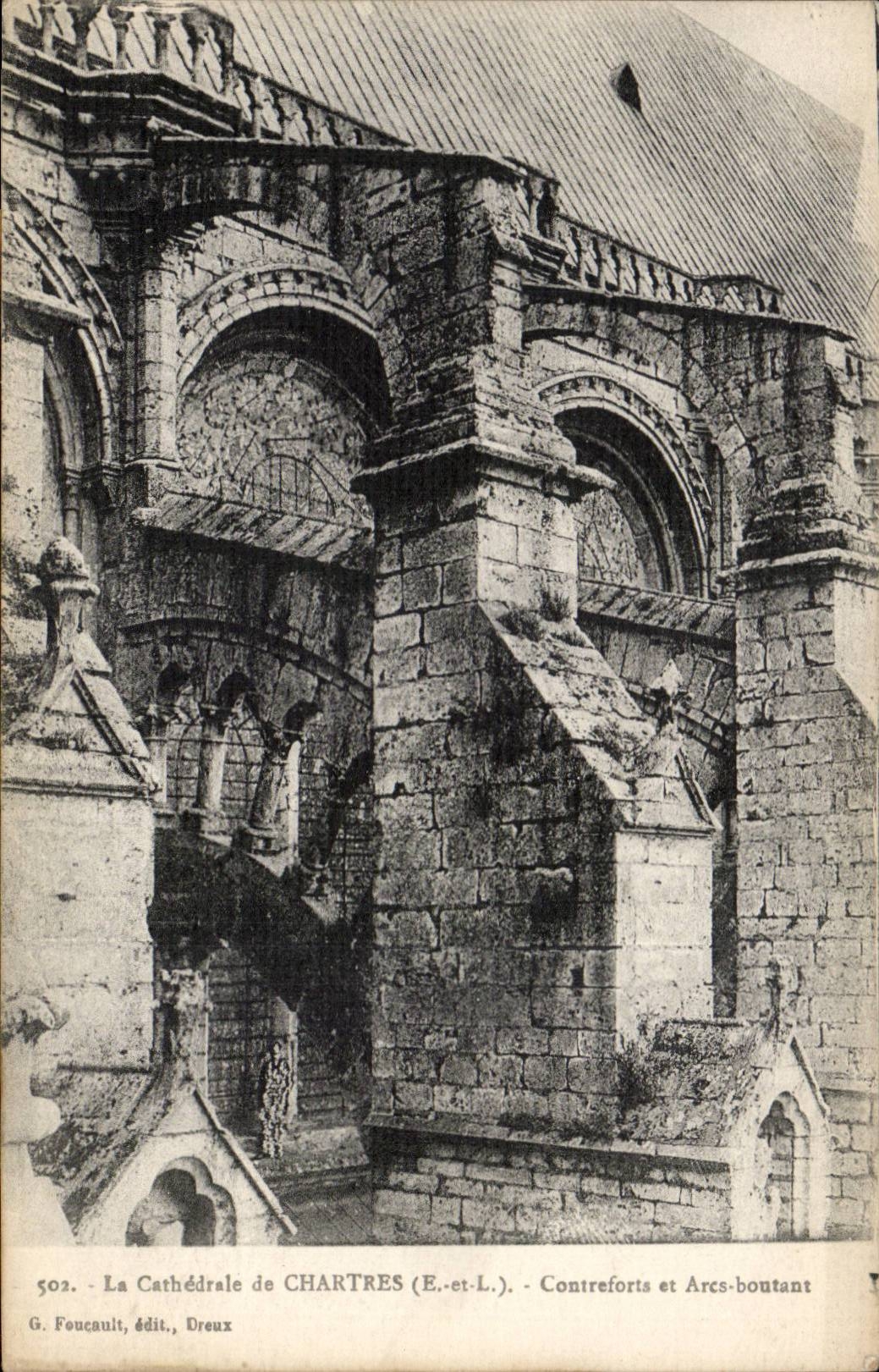 CPA Chartres Cathedrale Contreforts et arcs boutants