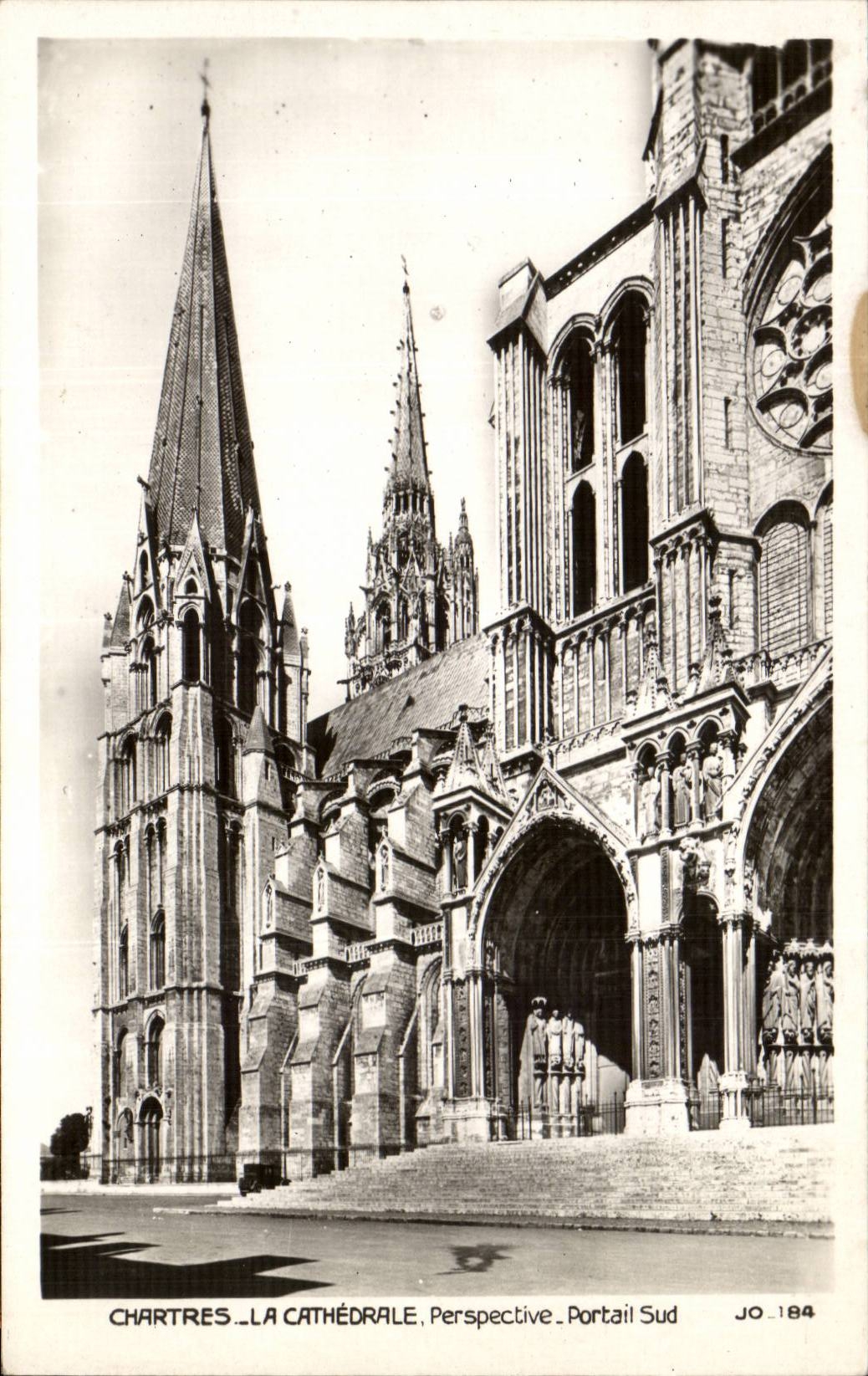 CPA Chartres Cathedrale Perspective Portail sud