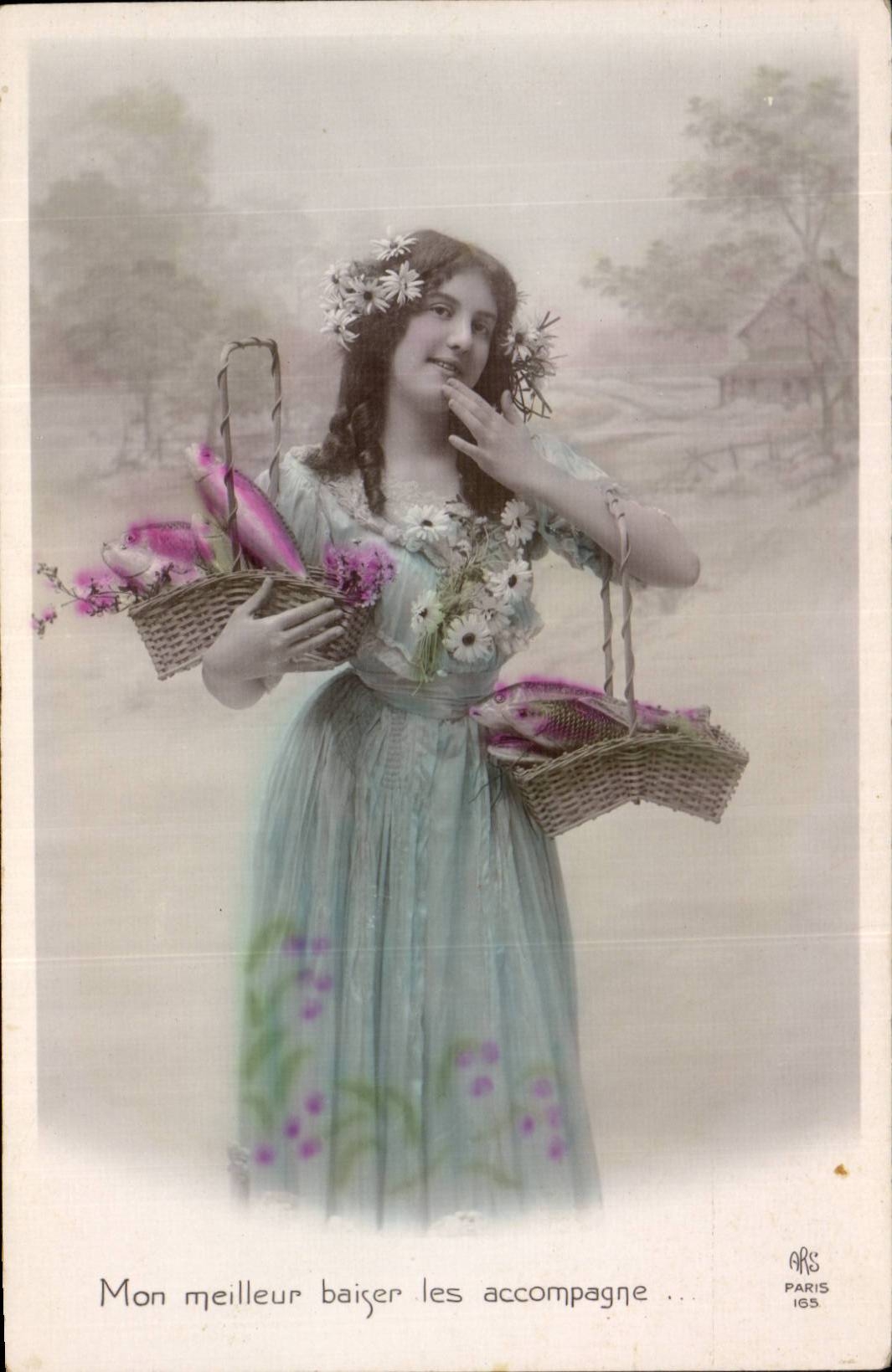 CPA FAntaisie Femme 