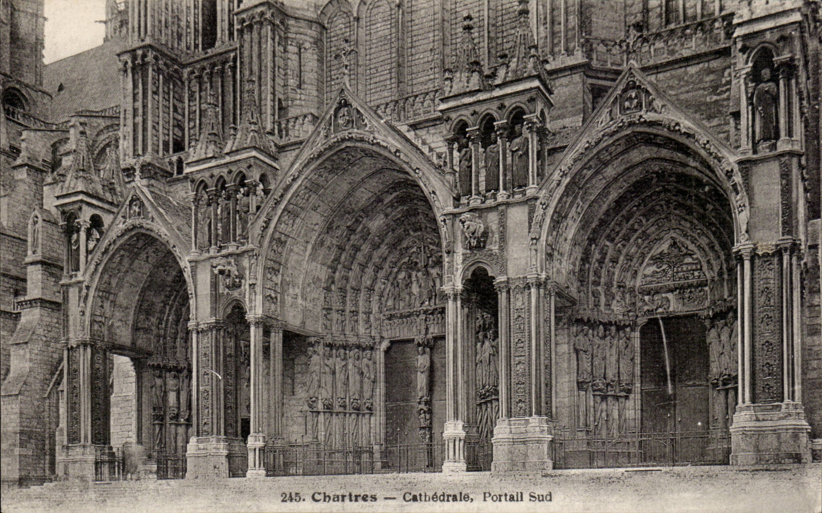 Chartres CPA La cathedrale Portail sud