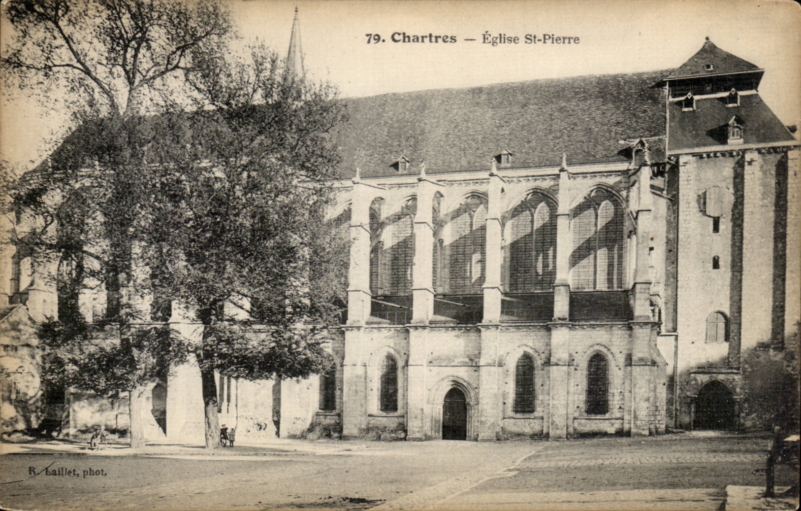 Chartres CPA Eglise sAint pierre