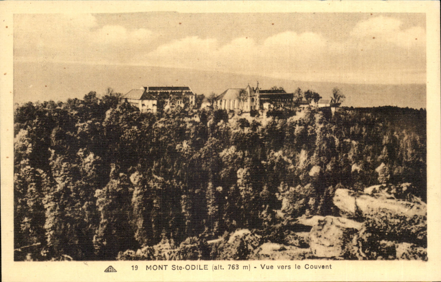 CPA Mont Saint odile Vue vers le couvent