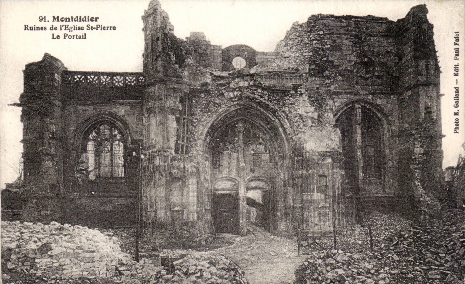 Montdidier cPA Ruines de l'eglise St pierre le portail