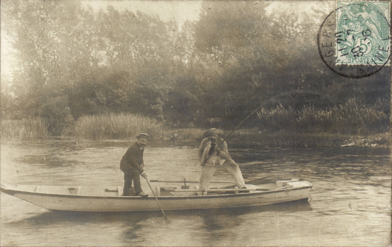 CPA CARTE PHOTO pecheurs Humour Peche Folklore