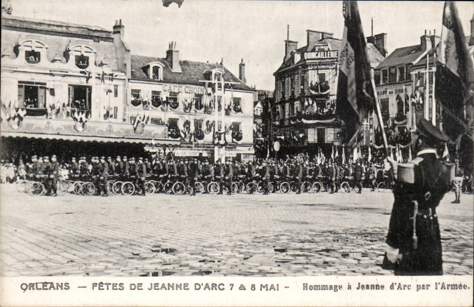 CPA orleans Fetes de Jeanne d'arc 7 et 8 mai Hommage a Jeanne d'arc par l'armee Velos cycliste Cycling