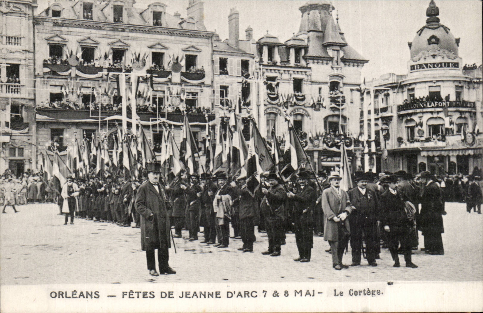 CPA orleans Fetes de Jeanne d'arc 7 et 8 mai Le cortege