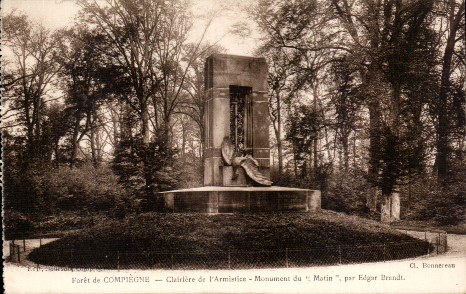 CPA Foret de Compiegne Clairiere de l'armistice Monument du Matin par Edgar Brandt