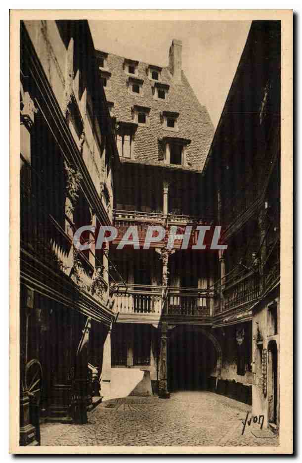 CPA Strasbourg Musee alsacien Cour du corbeau