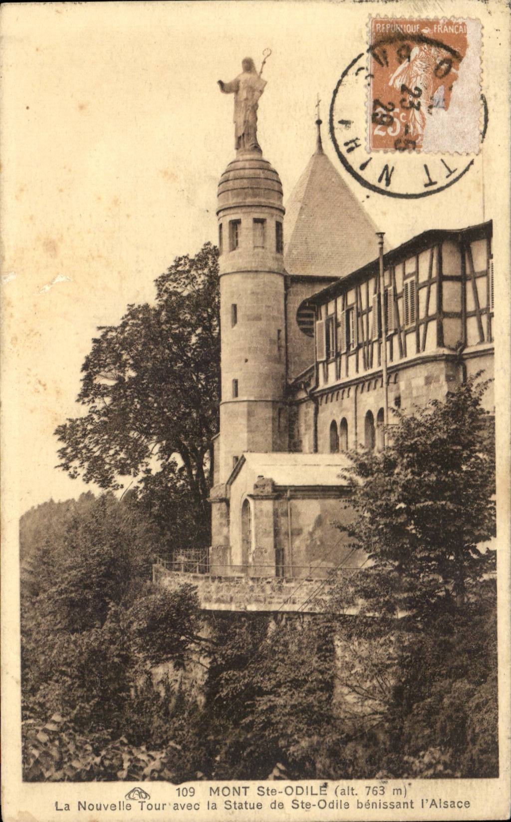 Mont Saint odile CPA La nouvelle tour avec la statue de Ste Odile benissant l'Alsace