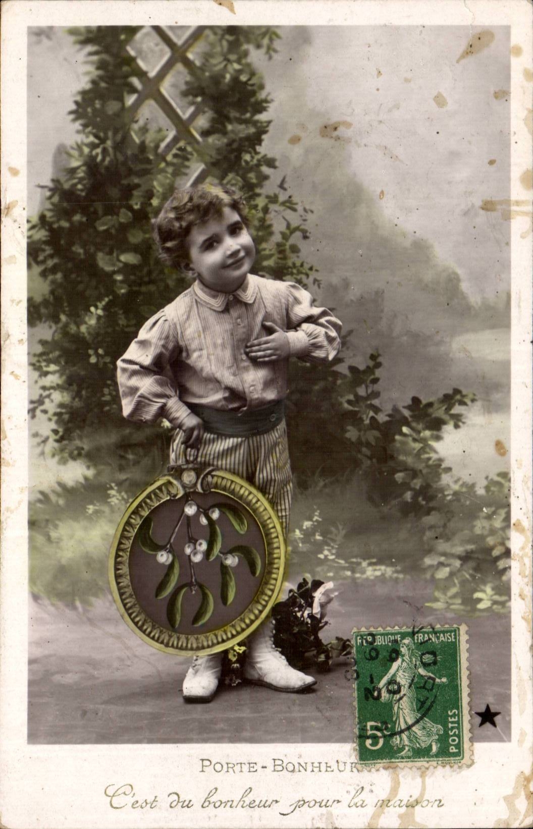 CPA Fantaisie Enfant Garcon Porte bonheur
