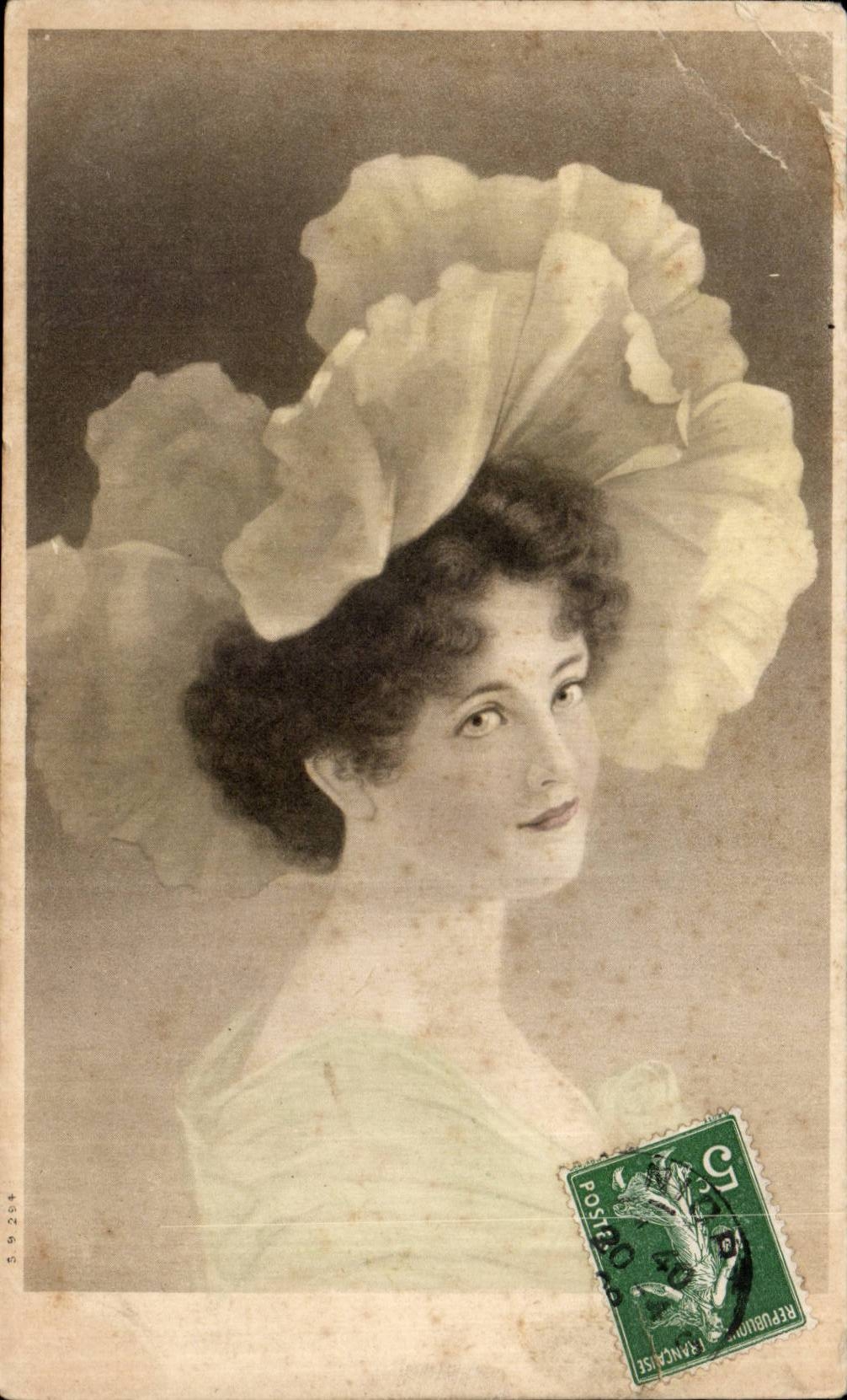 CPA Fantaisie Femme