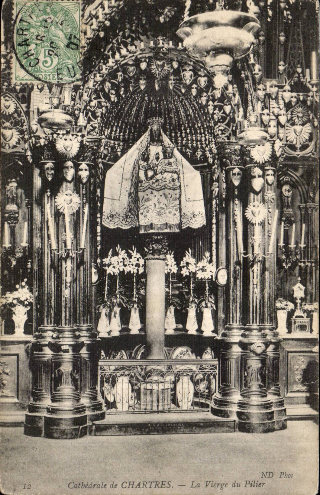 CPA Cathedrale de Chartres La vierge du pilier