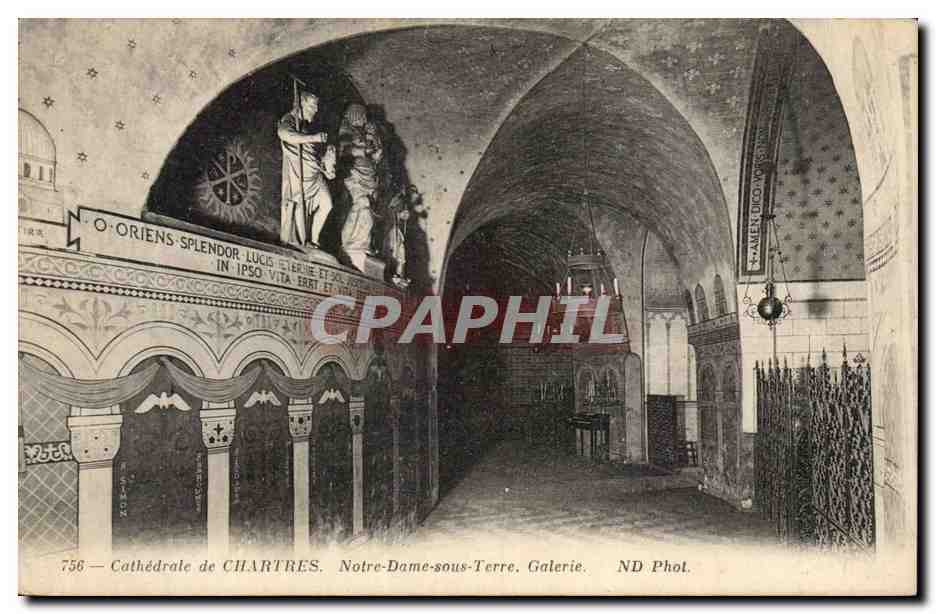 Cathédrale de Chartres — Notre-Dame-sous-Terre. Galerie — ND Phot.