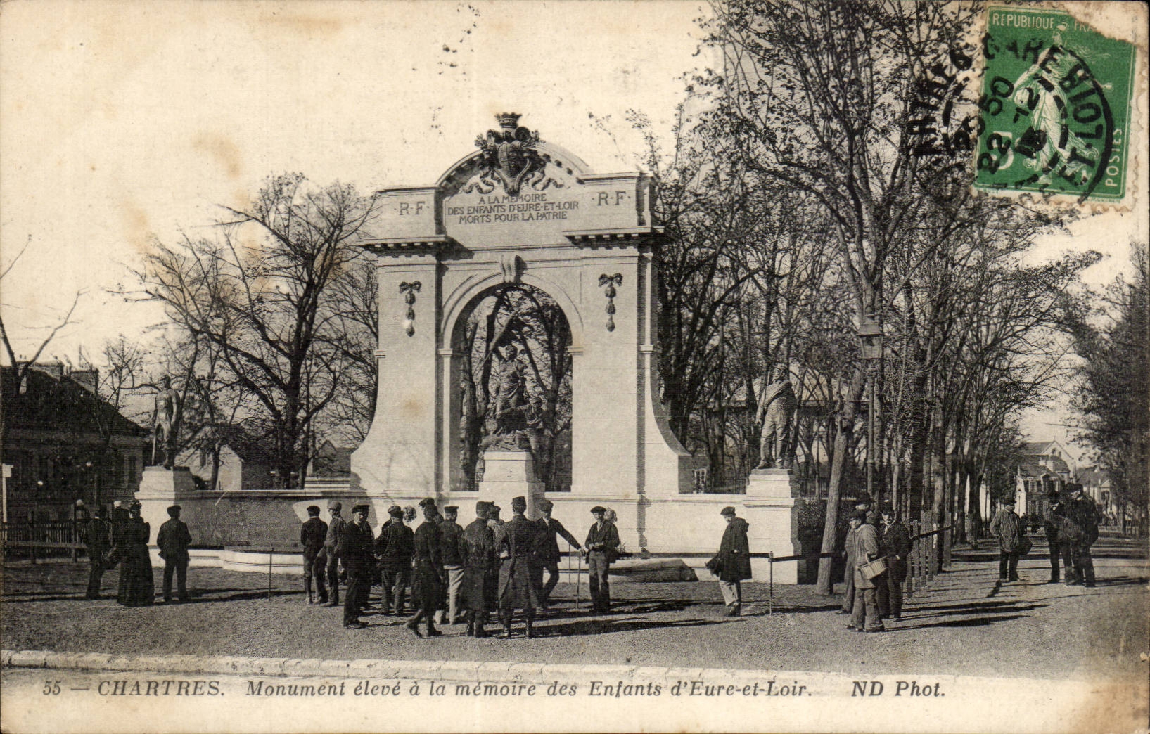 Chartres CPA Monument eleve a la memoire des enfants d'Eure et Loir
