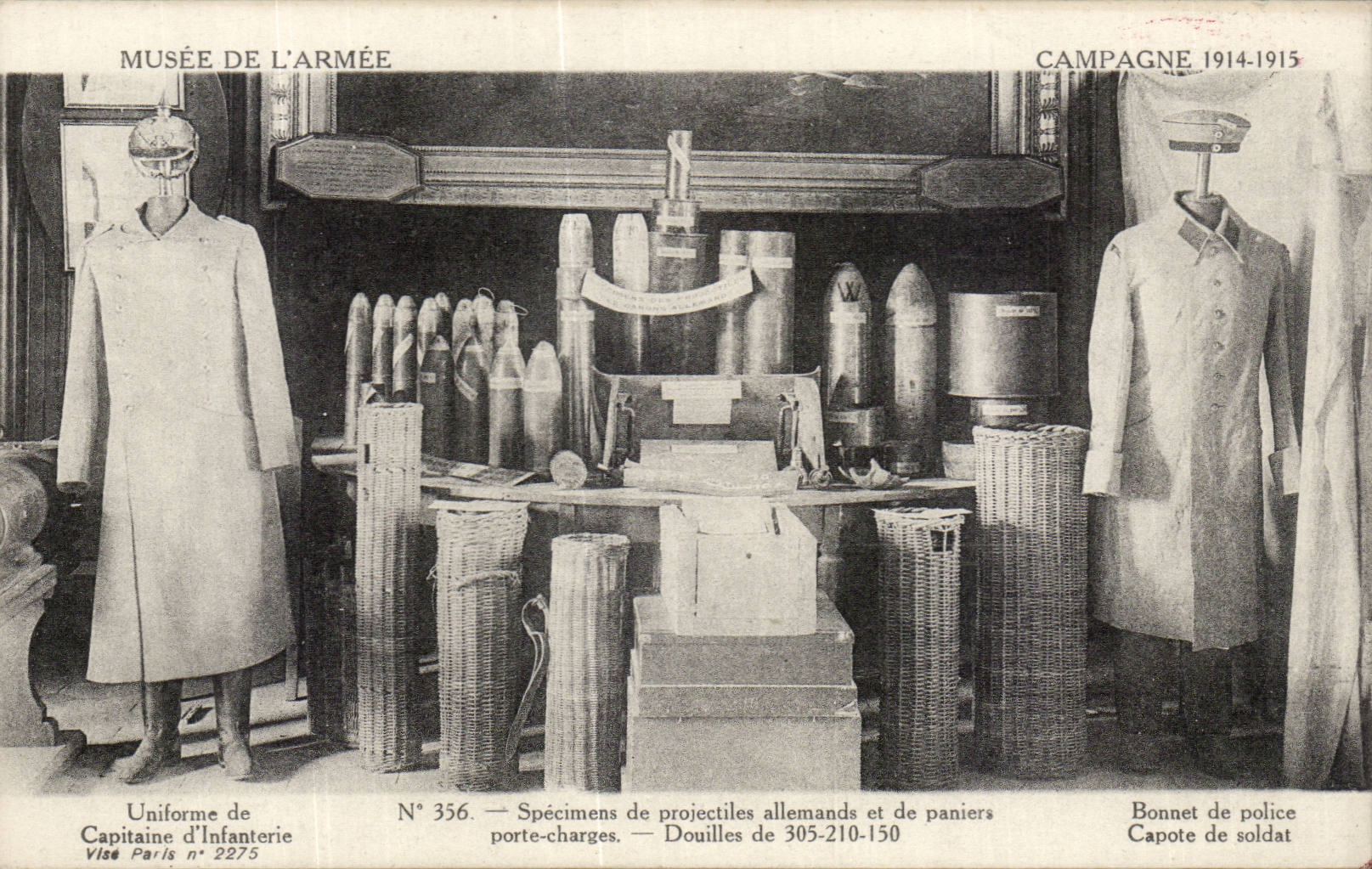 CPA Militaria Specimesn de projectiles allemands et de paniers porte charges douilles de 305 210 150 Musee l'armee Paris
