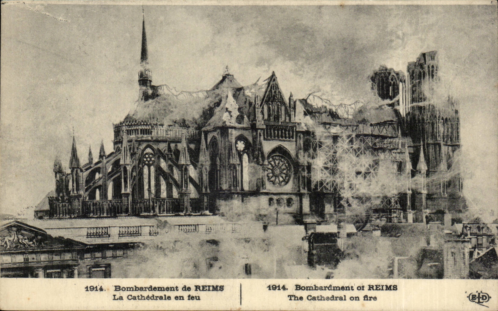 CPA Bombardement de Reims La cathedrale en feu