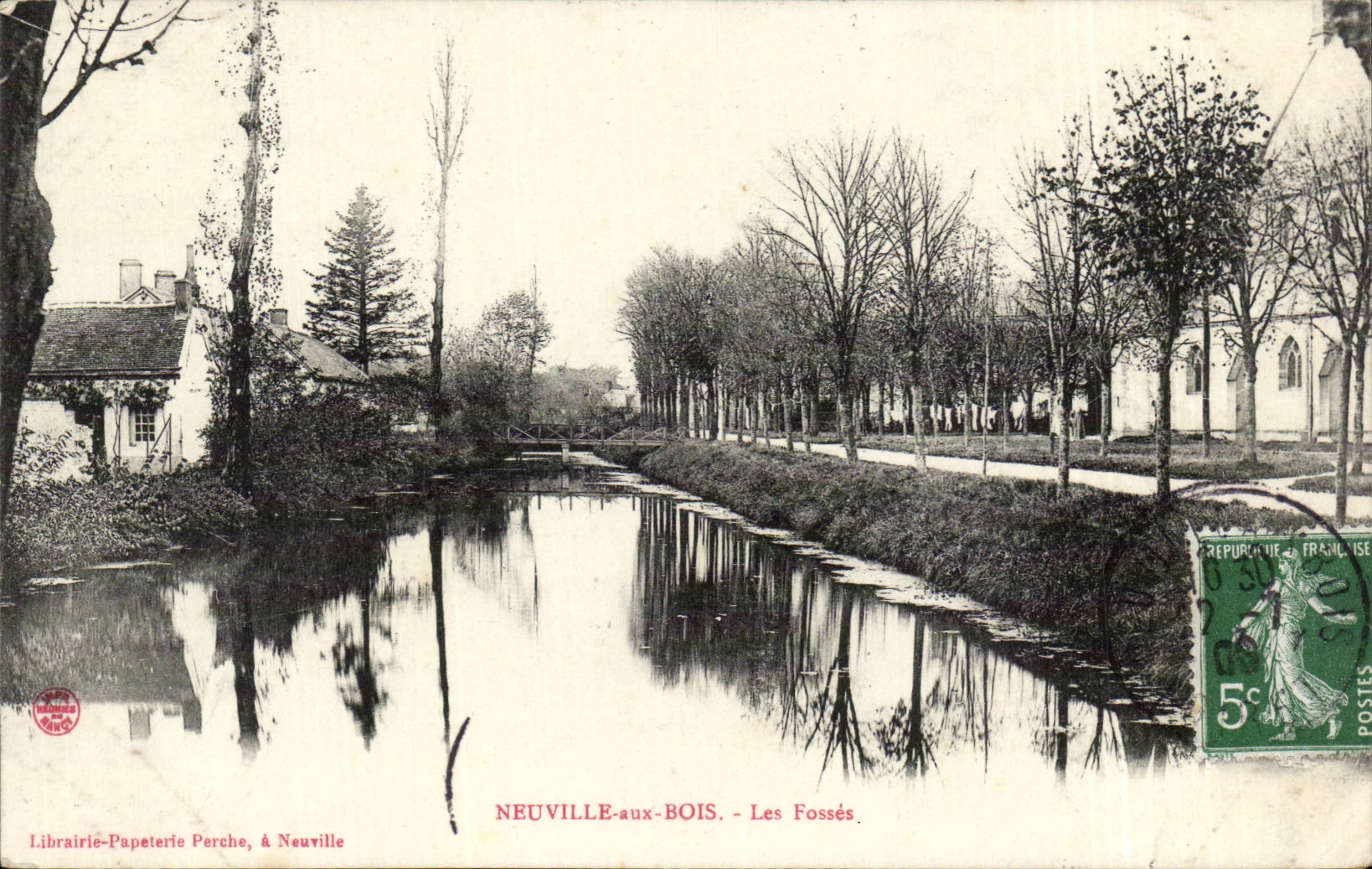 CPA Neuville le roi Les fosses