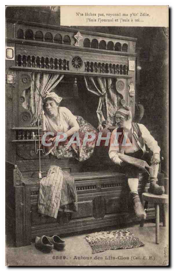 CPA Fantaisie En Bretagne Autour des lits clos Folklore Costume
