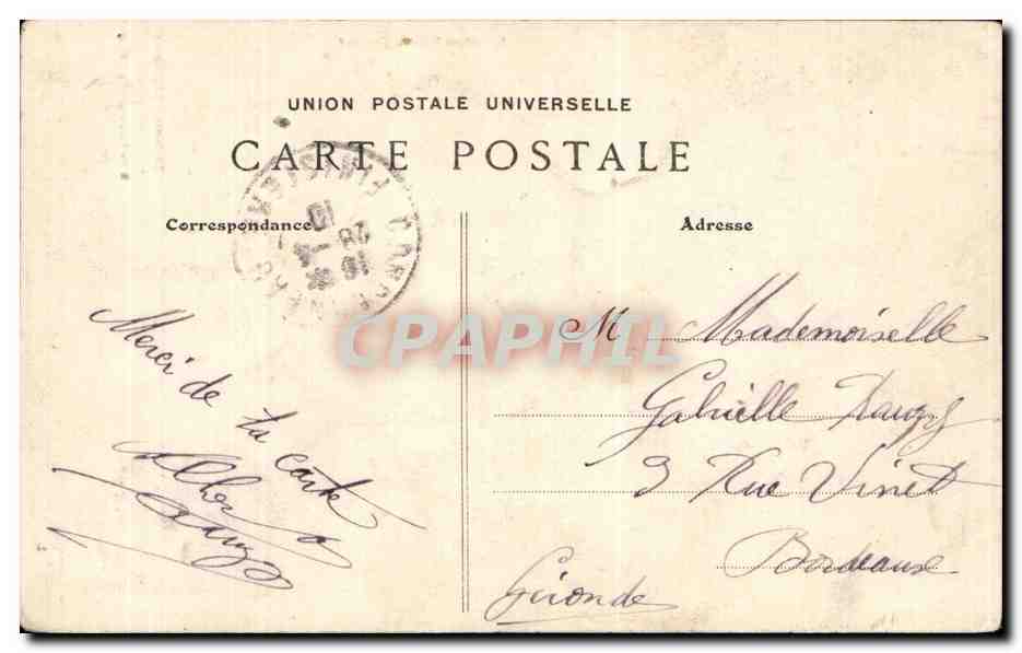 CPA Fantaisie En Bretagne Autour du lit clos Folklore Costume — Verso