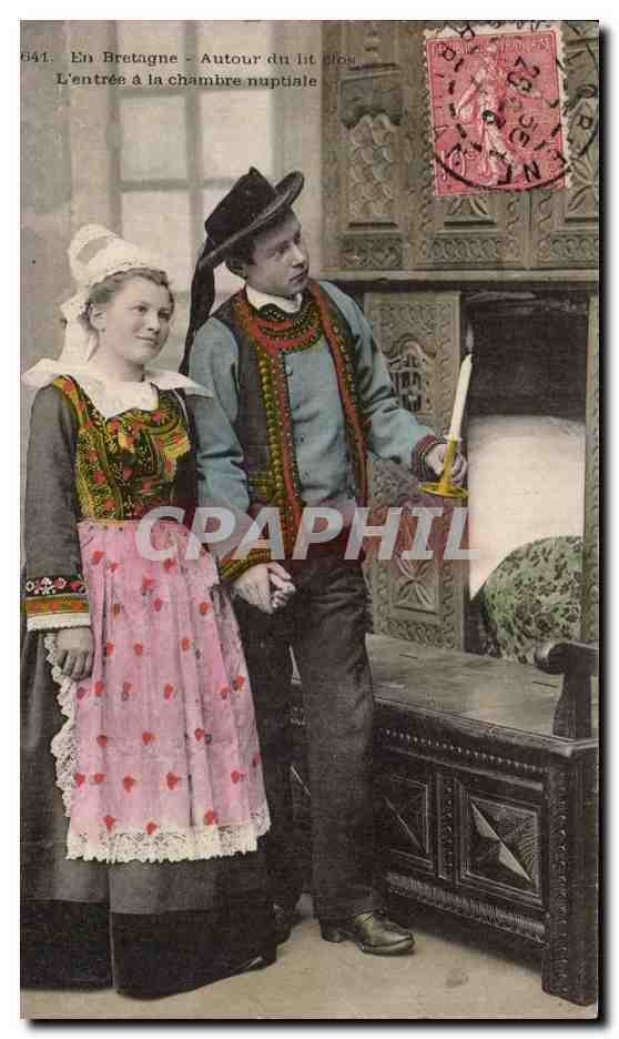 CPA Fantaisie En Bretagne Lits clos et berceaux Folklore Costume