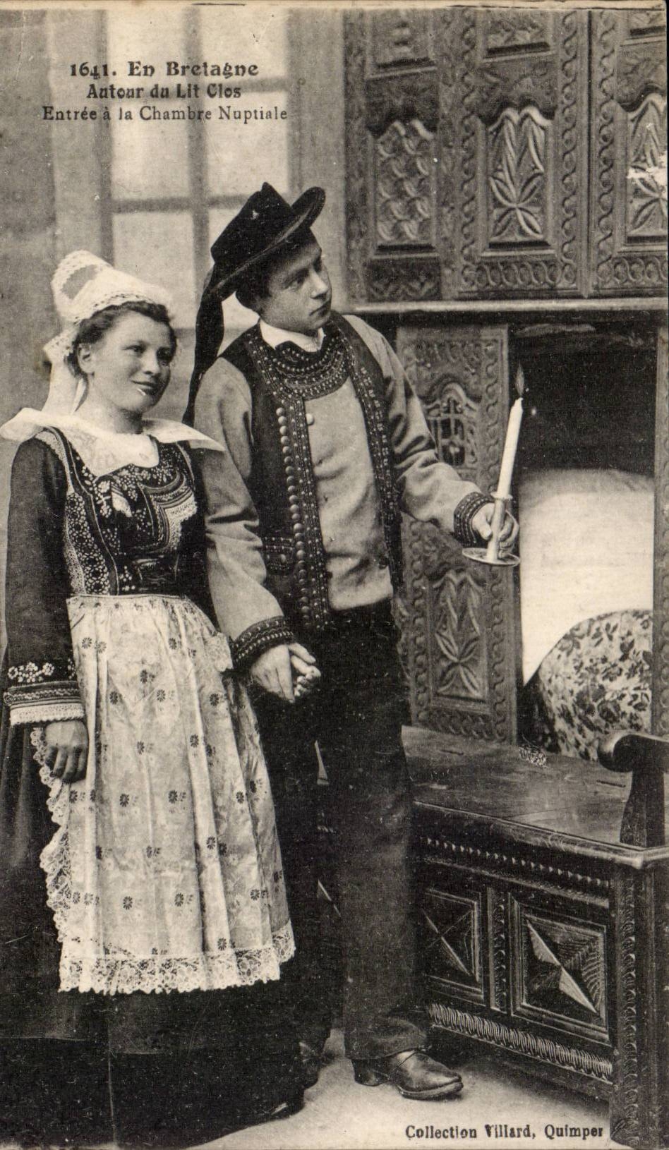 CPA Fantaisie En Bretagne Lits clos et berceaux Folklore Costume
