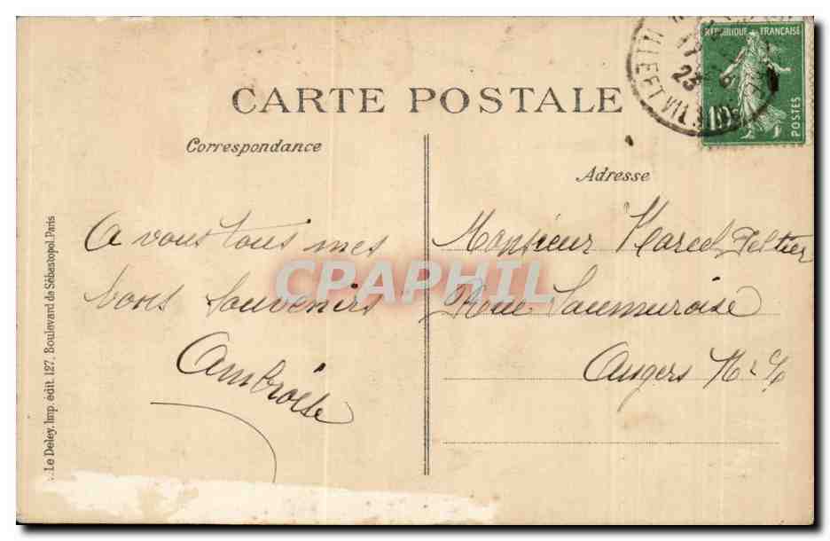 CPA Fantaisie En Bretagne Lits clos et berceaux Folklore Costume — Verso