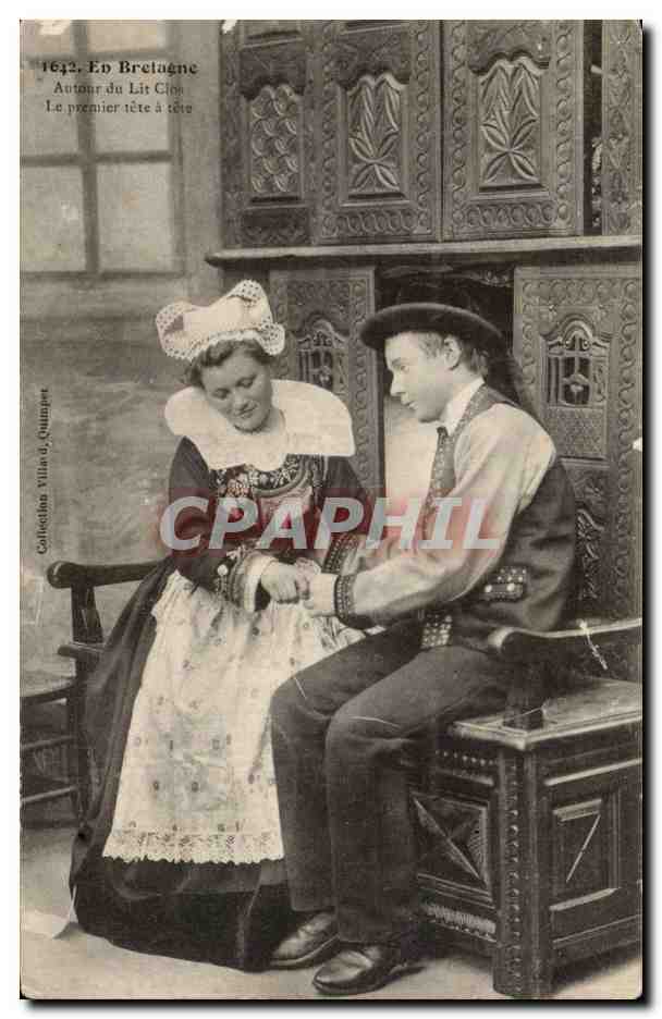 CPA Fantaisie En Bretagne Lits clos et berceaux Folklore Costume