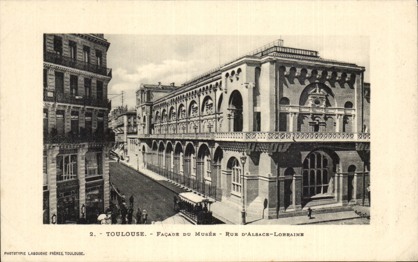 CPA Toulouse Facade du musee Rue d'Alsace lorraine
