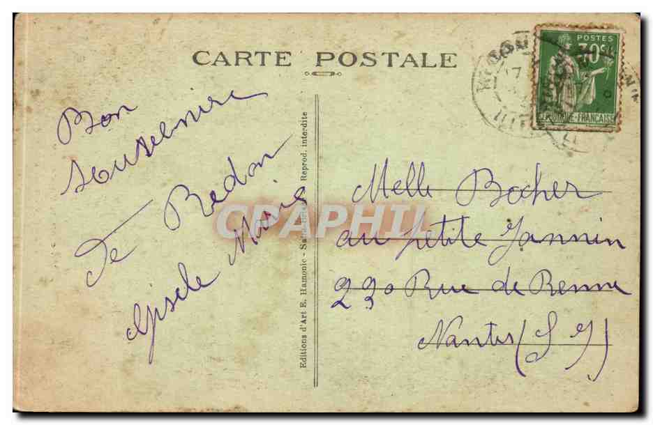Bretagne CPA Les lits clos Folklore Costume Le petit lever de la belle fermiere — Verso