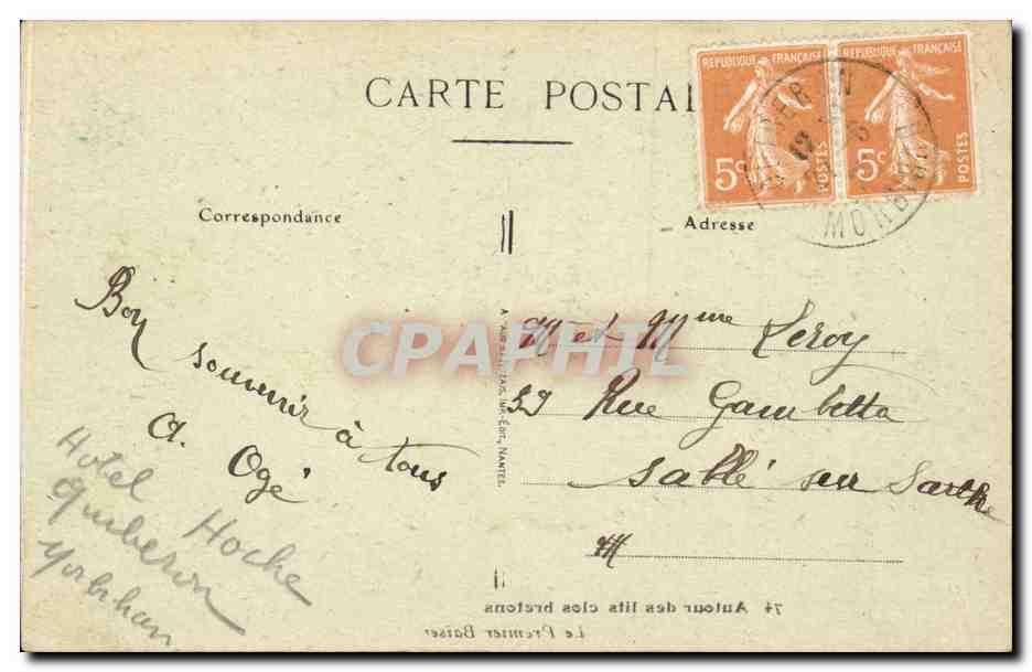 Bretagne CPA Les lits clos Folklore Costume Le premier baiser — Verso