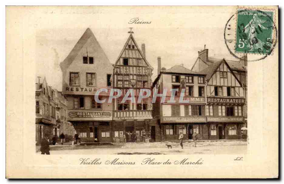 CPA Reims Vieilles maisons Place du marche