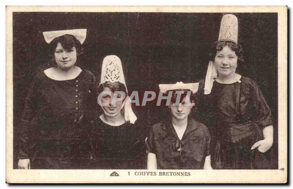 CPA Bretagne Folklore Coiffes bretonnes