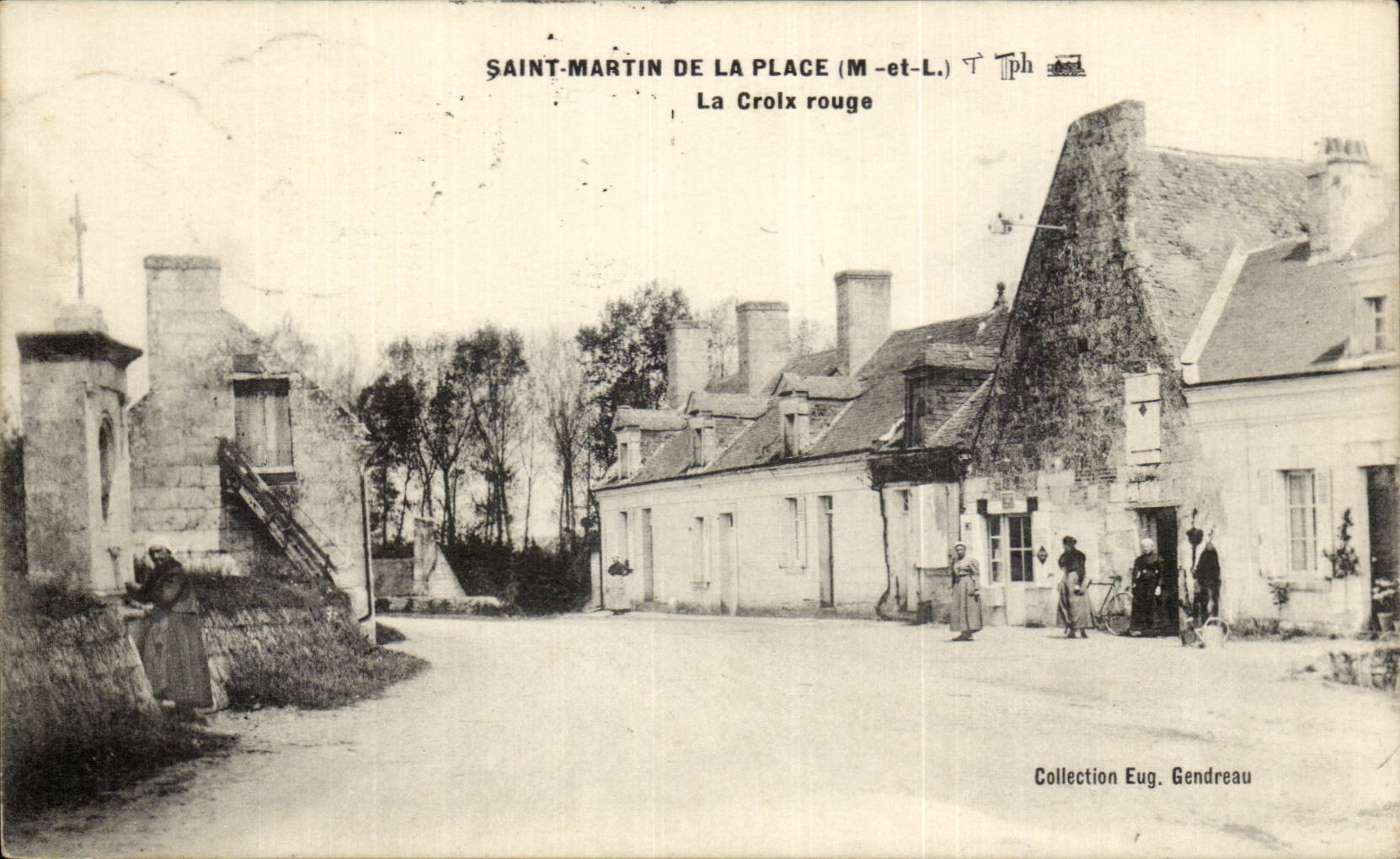 CPA Saint Martin de la Place La croix rouge