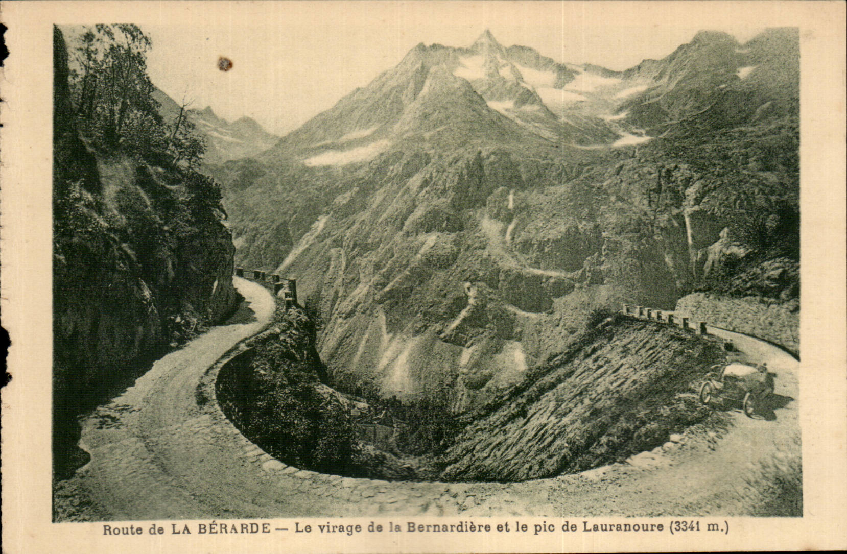 CPA Route de la Berarde Le virage de la Bernadiere et le pic de lauranoure (3341m)