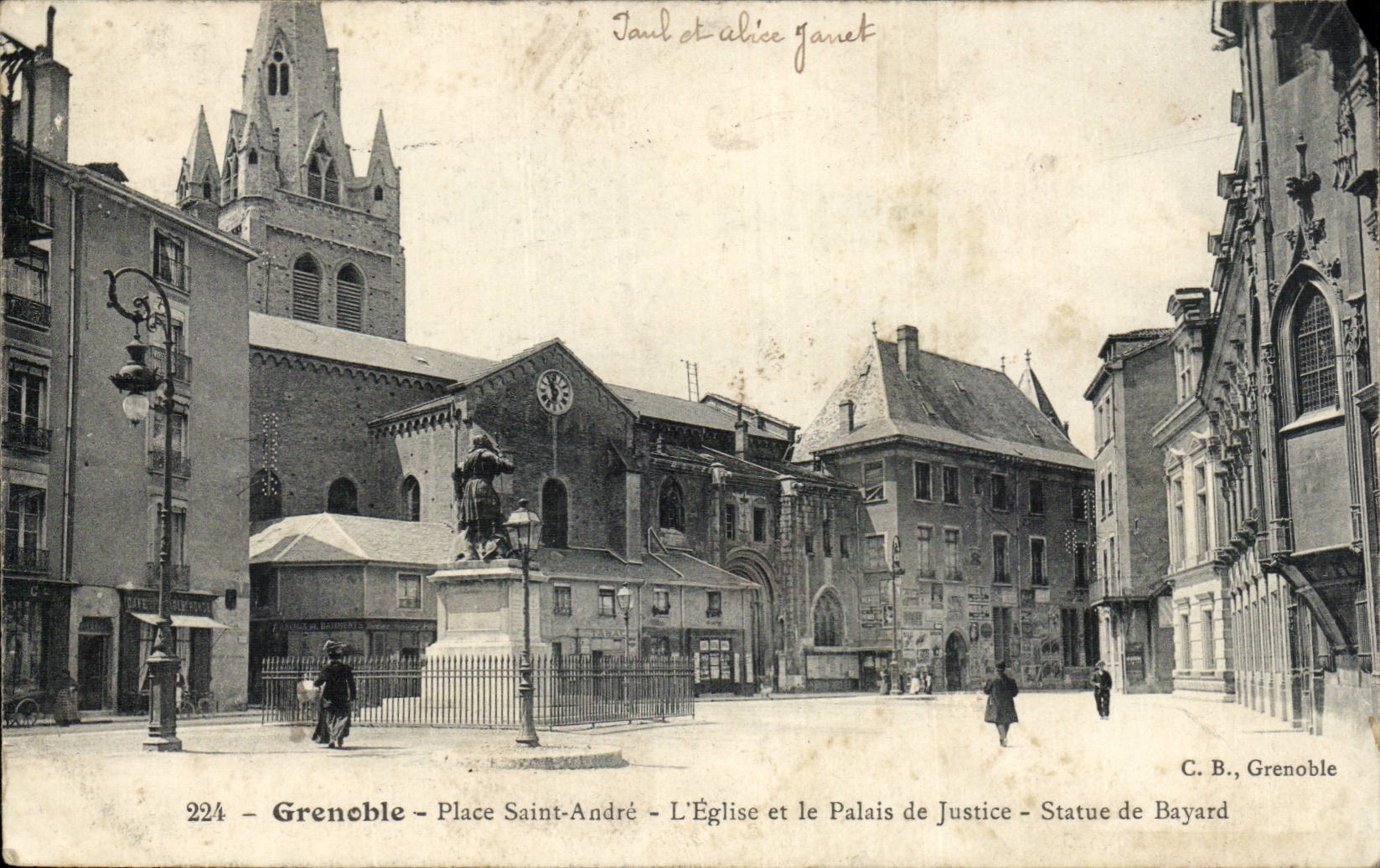 CPA Grenoble Place Saint Andre L'eglise et le palais de justice Statue de Bayard