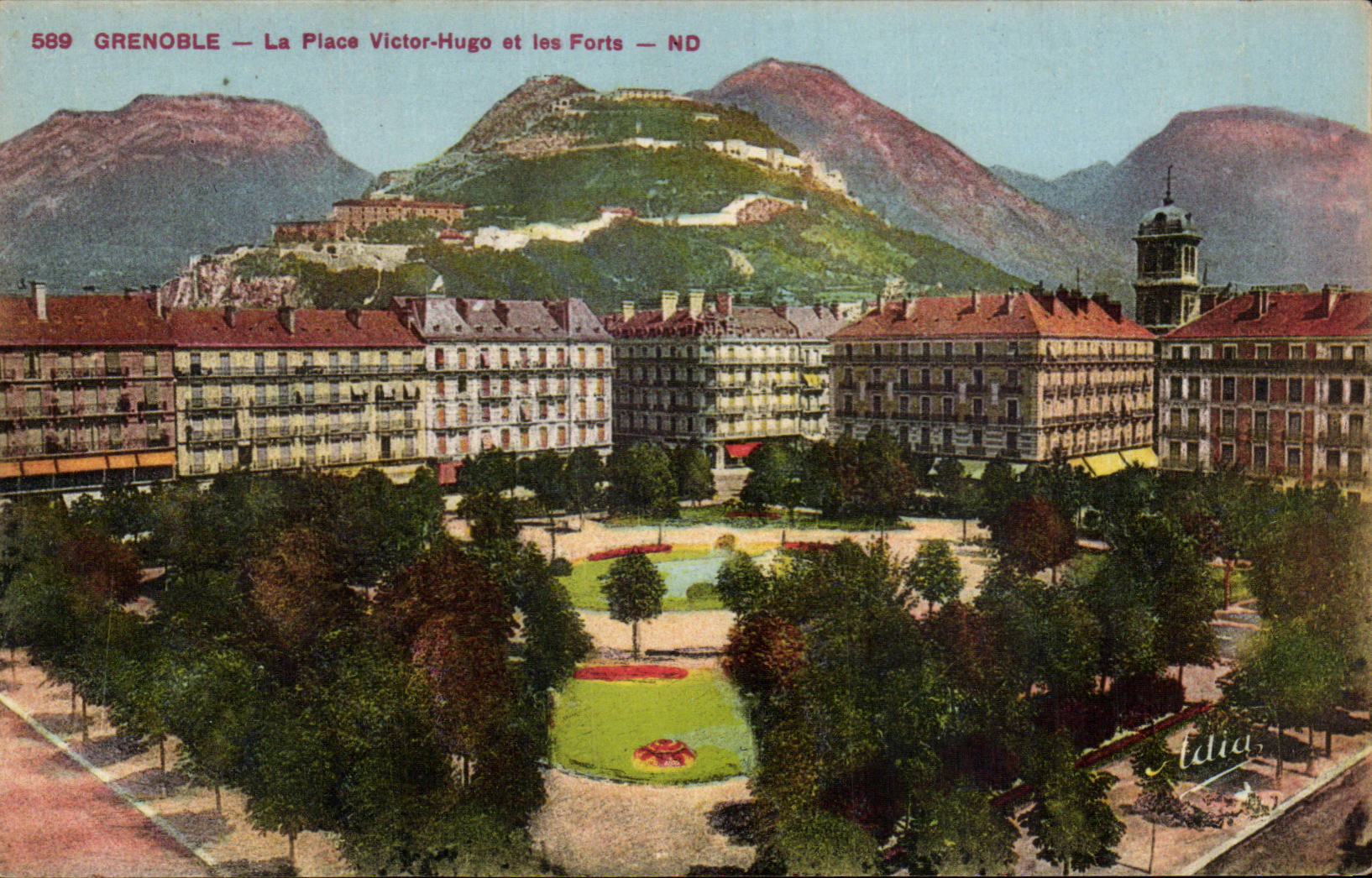 Grenoble — La Place Victor-Hugo et les Forts — ND