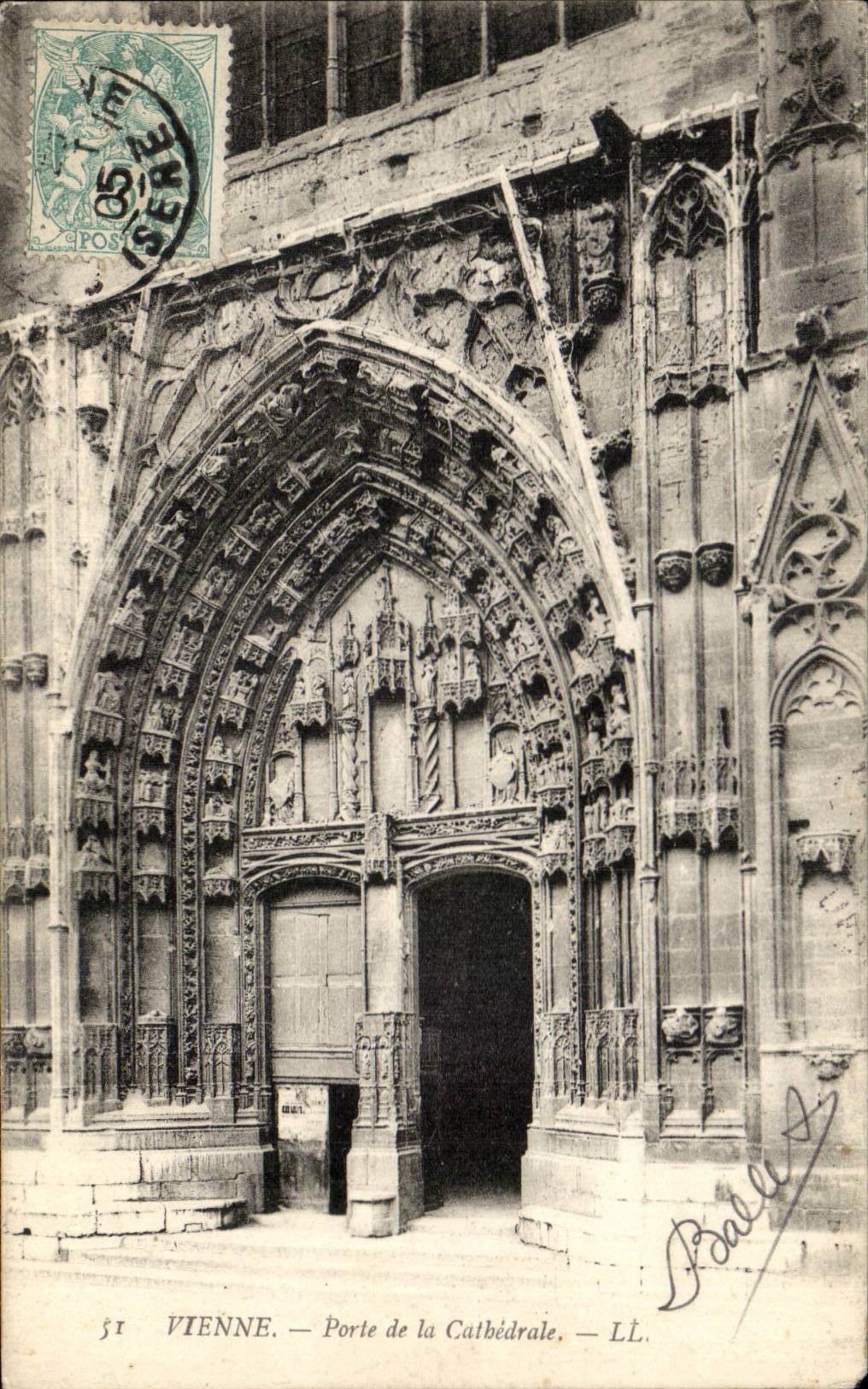 CPA Vienne Porte de la cathedrale