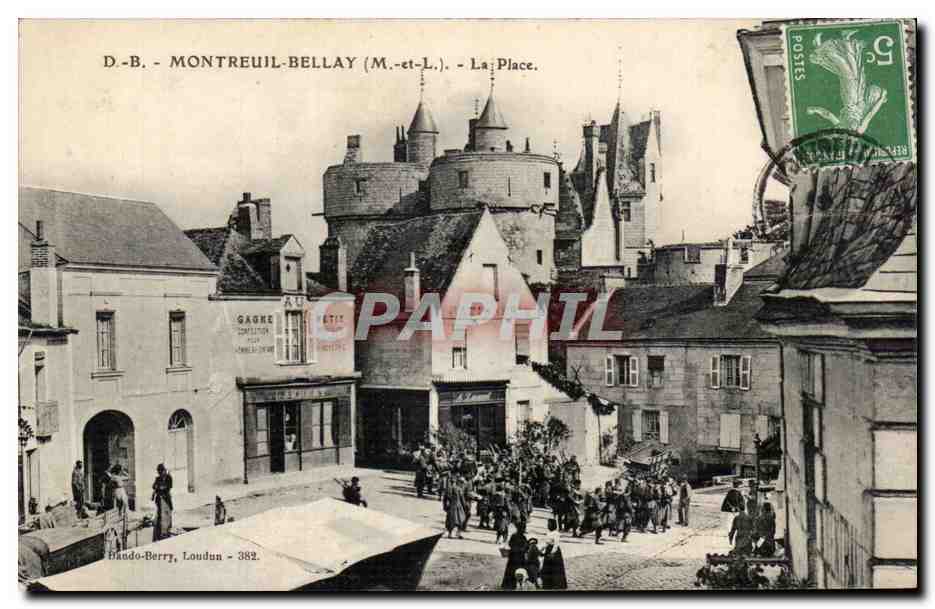 Montreuil Bellay CPA La place