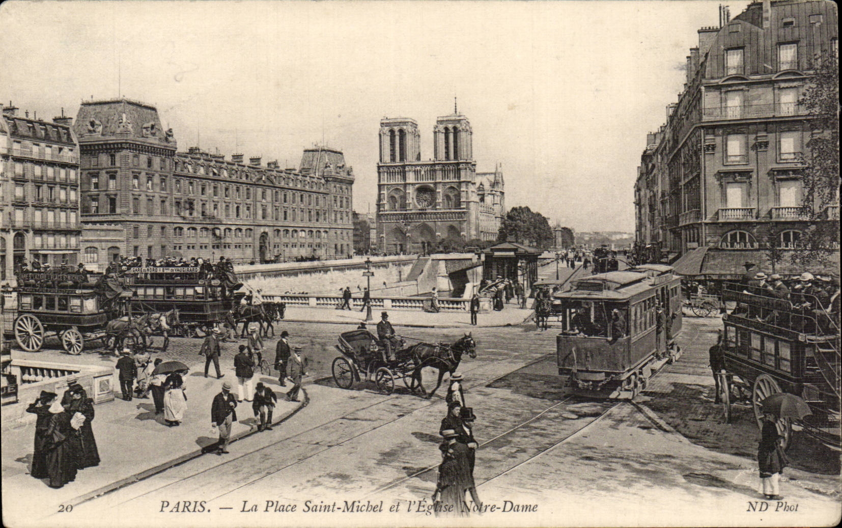 Parigi — Piazza Saint-Michel e la Chiesa di Notre-Dame — ND Phot