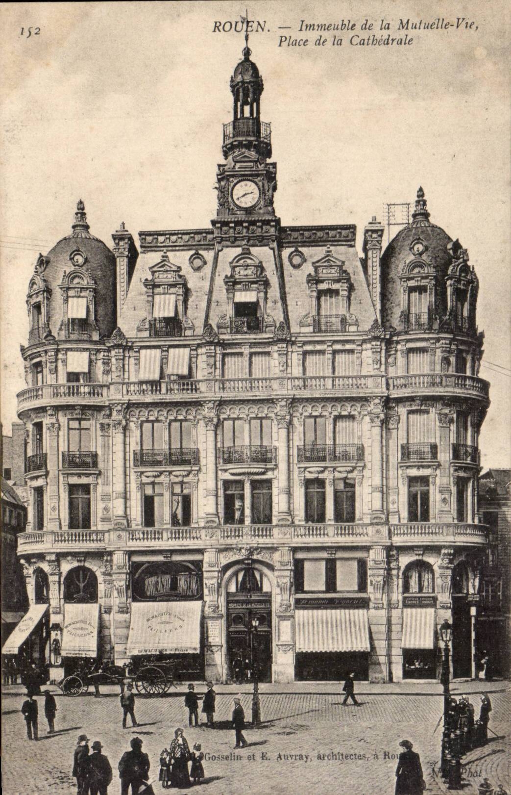 CPA Rouen Immeuble de la Mutuelle Vie place de la cathedrale