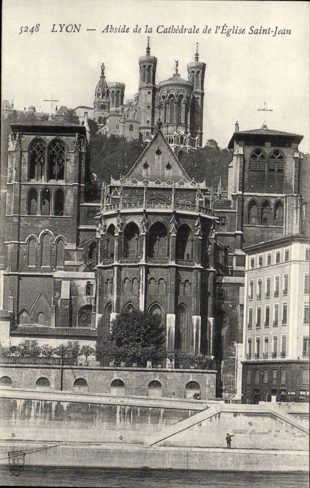 CPA Lyon Abside de la cathedrale de l'eglise Saint Jean