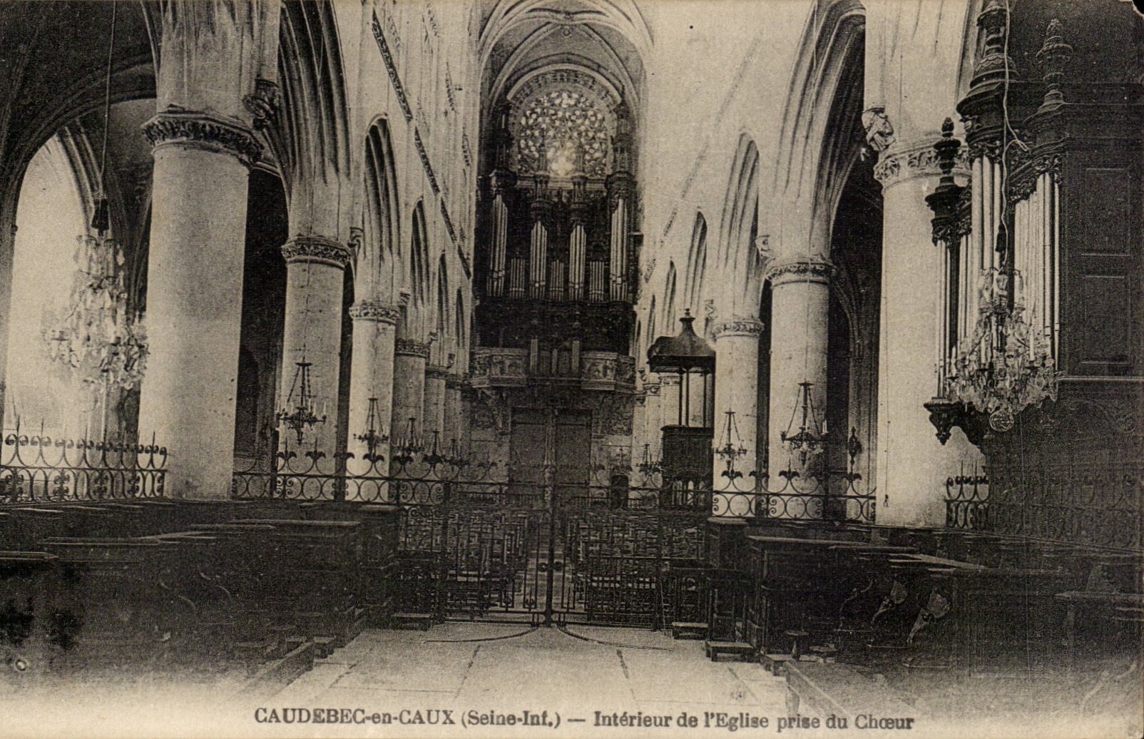 Caudebec en Caux CPA Interieur de l'eglise prise du choeur orgue