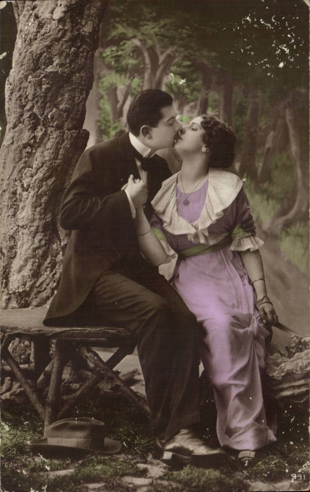 Pareja de enamorados — escena de bosque — editor no identificado, n° de serie 331