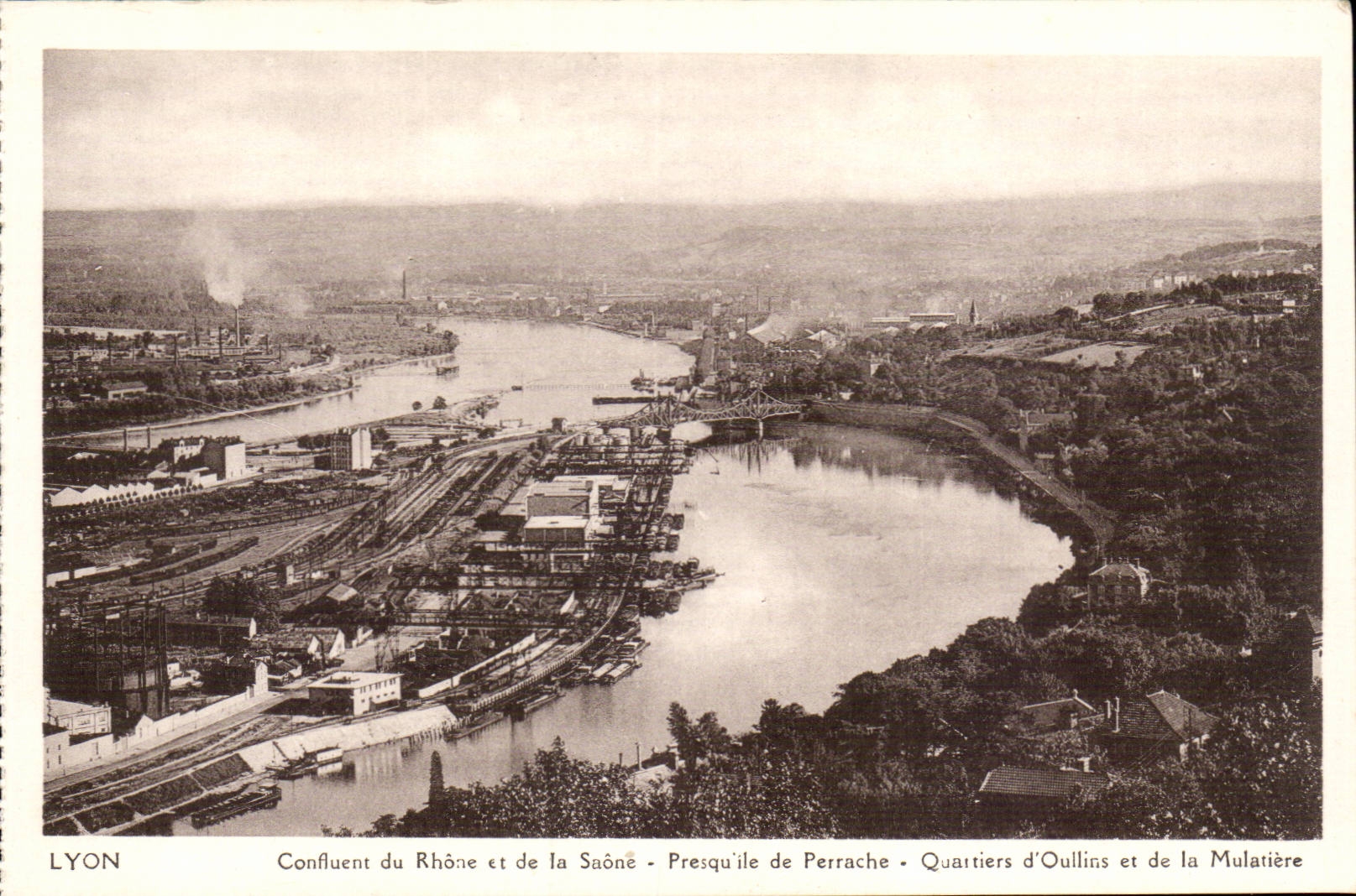 Lyon - Confluent du Rhône et de la Saône - Presqu'île de Perrache - Quartiers d'Oullins et de la Mulatière