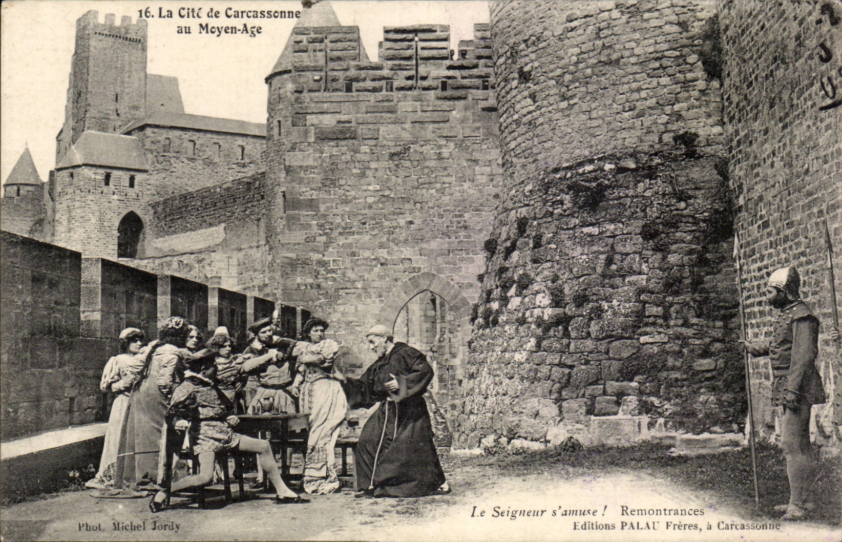 CPA Cite de Carcassonne au Moyen Age Le seigneur s'amuse Theatre