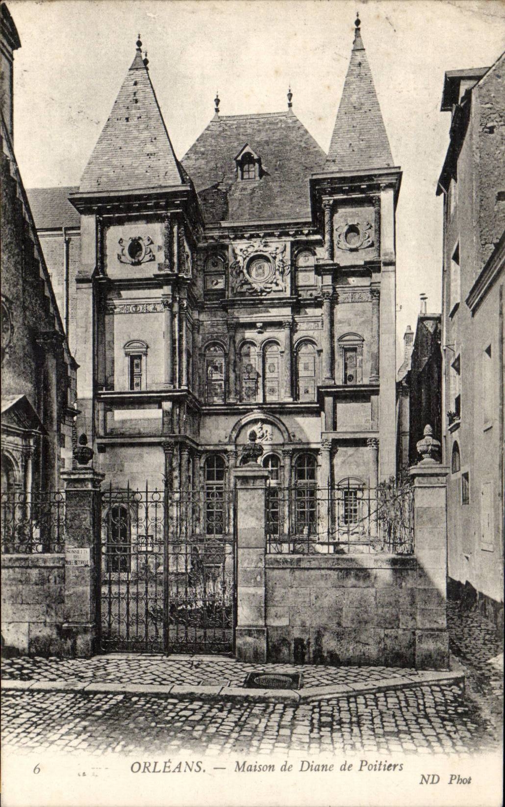 CPA Orleans Maison de Diane de Poitiers